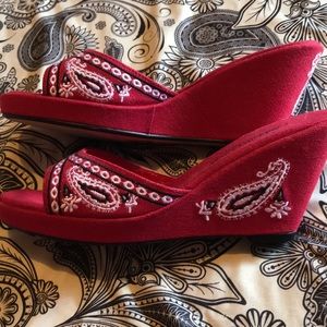 Cold water Creek Wedges Red Size 6 1/2